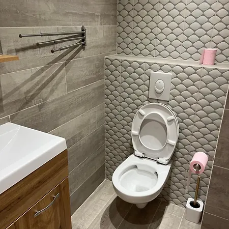 à Deux Pas De La Antibes