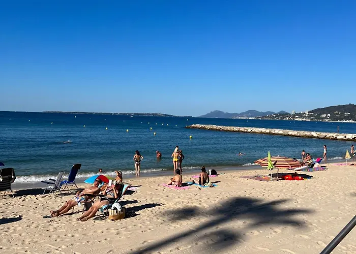 Daire A Deux Pas De La Antibes